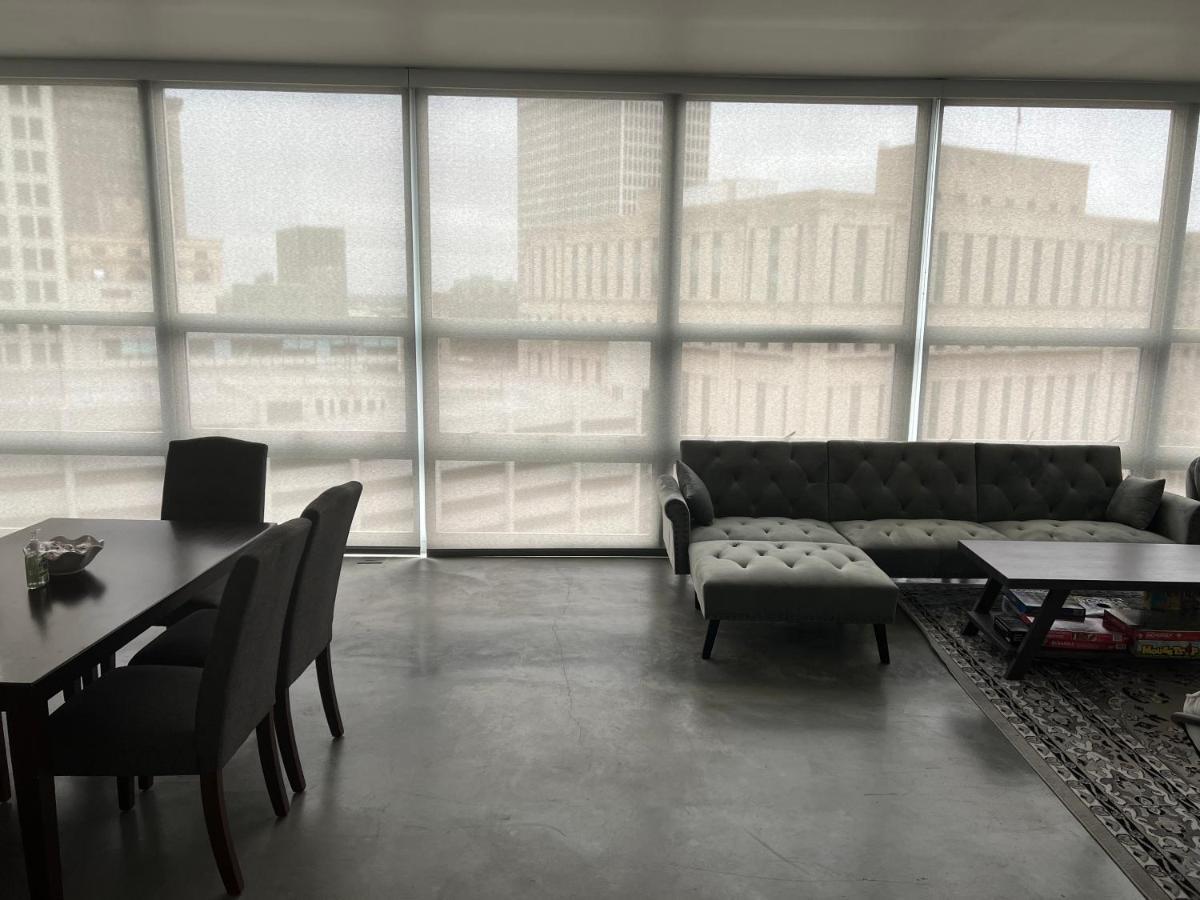 "Arrons Place" At The Griswold Detroit Bagian luar foto